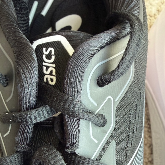 ASICS Gel-Kayano 30 Black and White Men's Running Shoes - Picture 3 of 13